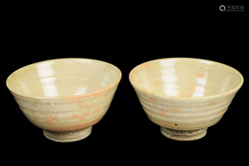 [Korean] A Pair of Vintage/Antique White Glazed Pottery Bowls