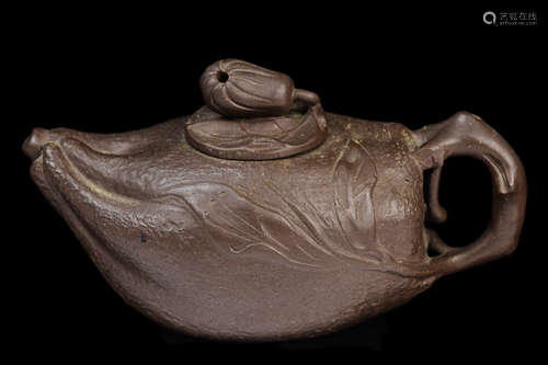 [Chinese] A Yixing Clay Pottery Teapot with Buddha's Hand Citrus Design, by 