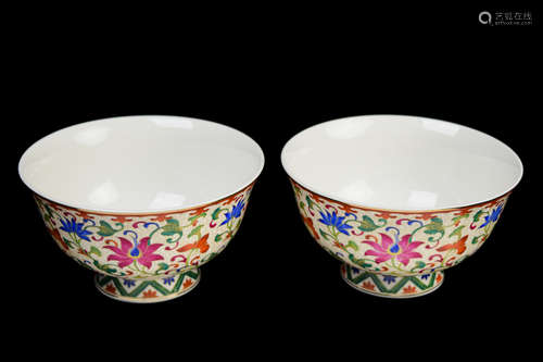 [Chinese] A Pair of Famille Rose Interlocking Lotus Porcelain Bowls