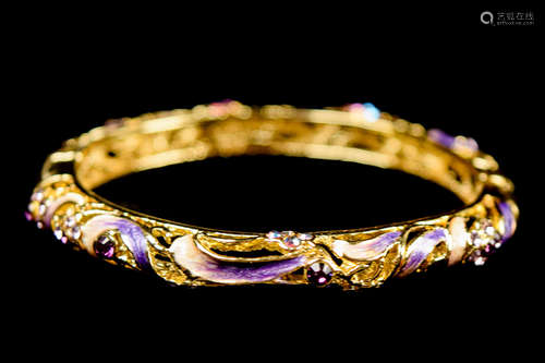 A Gilt Cloisonne Bangle Studded with Amethyst