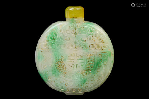 [Chinese] A Late Qing/Republic Era Imitation Jade Carved Snuff Bottle