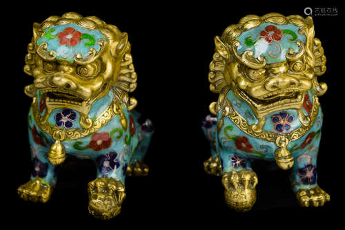 [Chinese] A Pair of Cloisonne Lion Couple