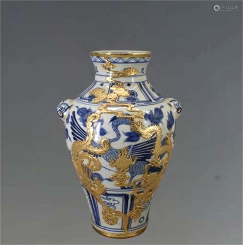 A Chinese Blue and White Glazed Porcelain Vase