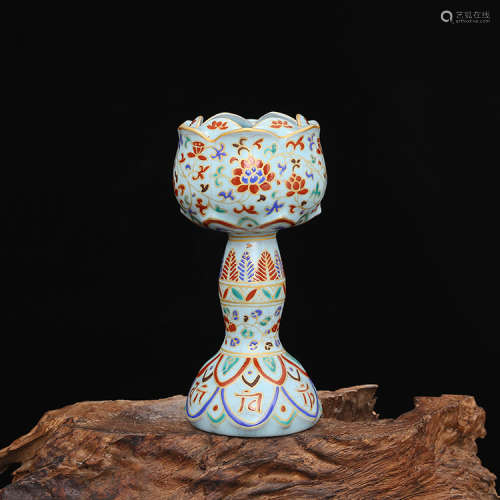 A Chinese Dou-Cai Glazed Porcelain Oil Lamp