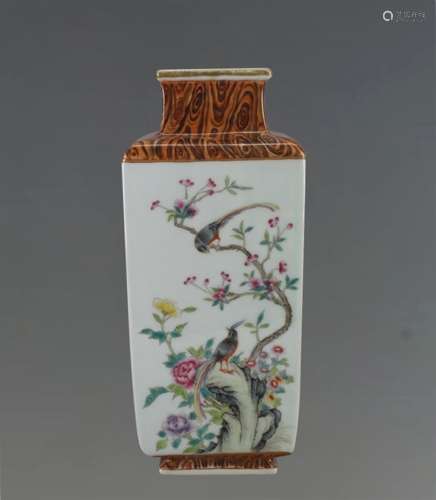 A Chinese Wooden-Pattern Glazed Porcelain Square Vase