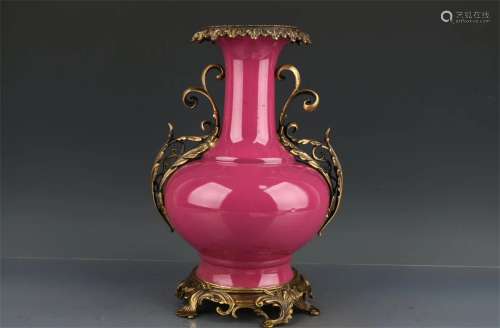 A Chinese Red Glazed Porcelain Vase with Bronze Inlaid
