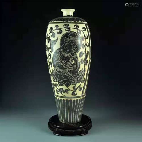 A Chinese Cizhou-Type Black and White Glazed Porcelain Vase