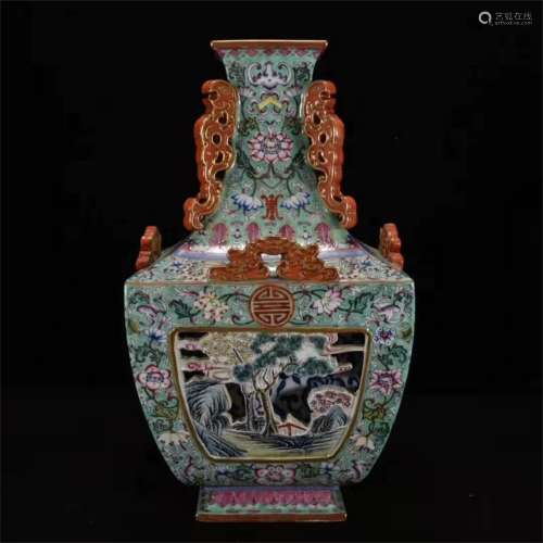 A Chinese Enamel Glazed Porcelain Vase