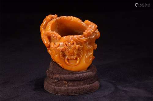A Chinese Carved Tianhuang Brush Washer