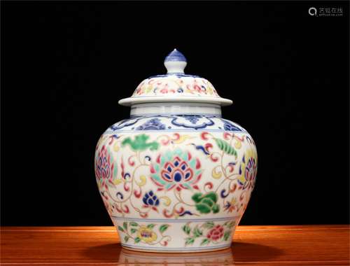 A Chinese Wu-Cai Glazed Porcelain Jar with Cover
