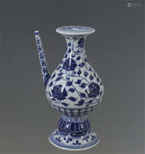 A Chinese Blue and White Porcelain Wine Pot