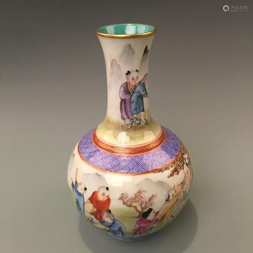 Chinese Famille Rose Vase, QianLong Mark