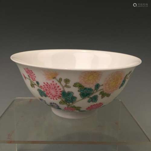 Chinese Famille Rose 'Flowers' Bowl 'Yongzheng' Mark