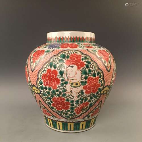 Chinese Wucai Red Flower Jar