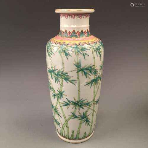 Chinese Famille Rose Porcelain Vase 'Qianlong' Mark