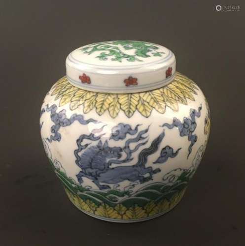 Chinese Doucai  'Tian' Mark Small Jar