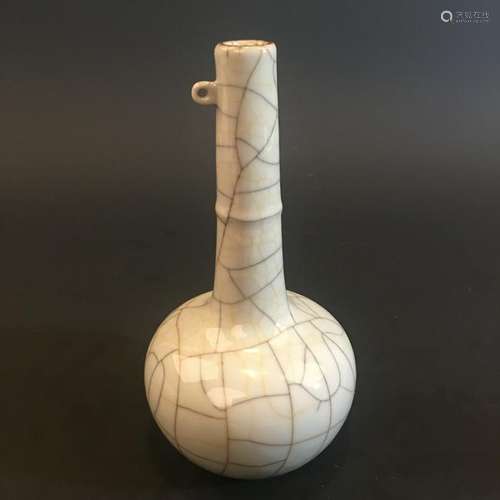 Chinese Guan Ware Bottle