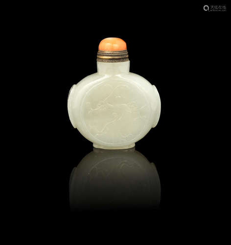 A pale green jade snuff bottle