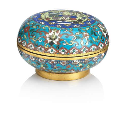 Qing Dynasty A cloisonné box and cover