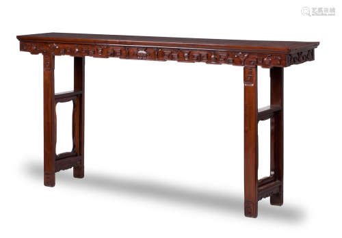 Qing Dynasty A large and impressive huanghuali altar table