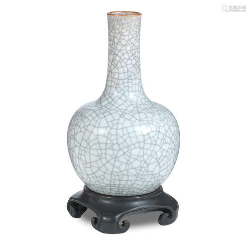 19th century A Guan-style bottle vase