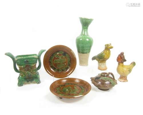 A Tang style green-glazed pottery vase and other early ceramics