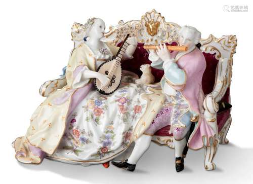 SAXE Groupe en porcelaine polychrome représentant …