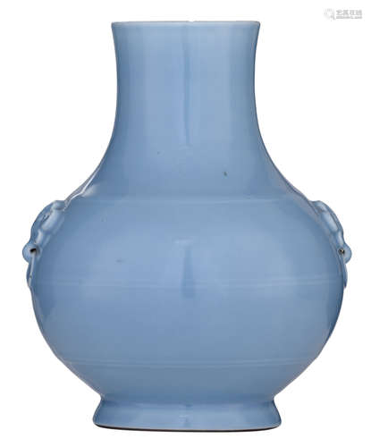 A Chinese clair de lune glazed tiangqiuping vase with elephant shaped handles, with a Yongzheng mark, H 27,5 cm