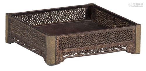 A presumably Zitan wood quadrangular tray, with sculpted openwork and brass details, Qing dynasty (1644-1912), H 7,5 - W 25 - D 25 cm