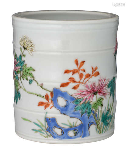 A Chinese famille rose bamboo-shaped porcelain brushpot, decorated with blossoming chrysanthemums and a text, attributed to Tang Ying, with a Qianlong seal mark, H 11 - ø 9 cm 