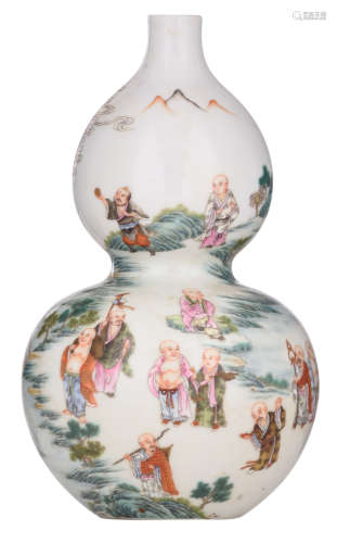 A Chinese famille rose decorated double-gourd vase, finely painted with 'The Eighteen Luohans', with a Daoguang mark, H 21 cm