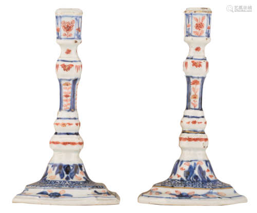 A rare pair of Louis XIV-type Chinese Imari export porcelain candlesticks, Kangxi period, H 11 cm