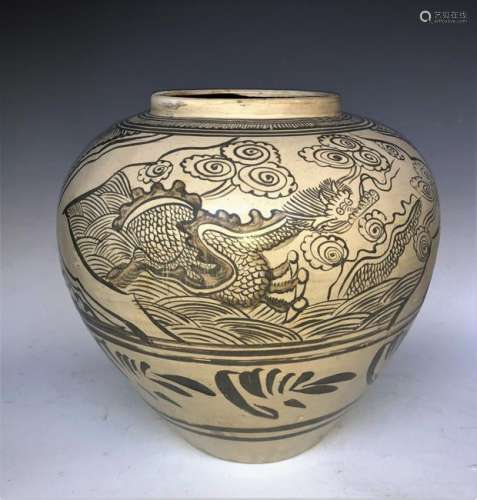  Exceptional And Large Cizhou 'Dragon And Phoenix' Jar