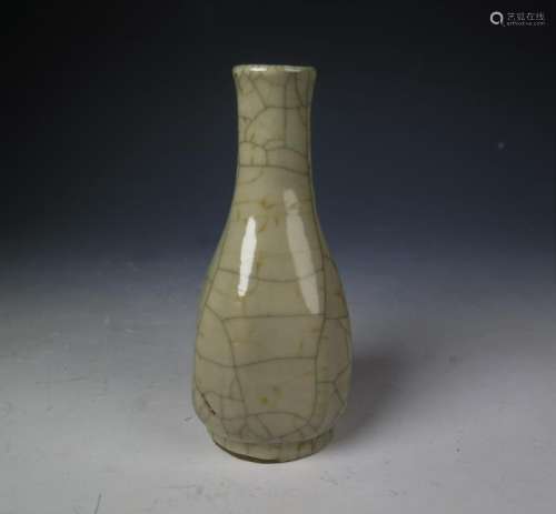 GE Type Porcelain Vase