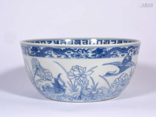 A   SARSKRIT  BOWL SLIGHTLY  PAINTED  WITH  BLUE  AND  WHITE  FLOWERS  AND  BIRDS  ，IN  QIAQING  PERIOD