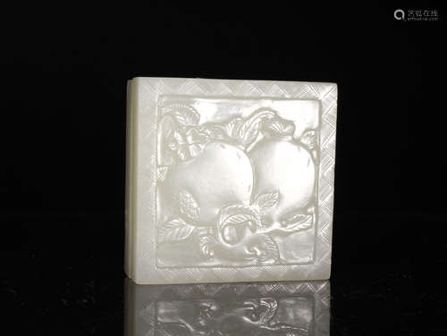 A  QING  DYNASTY   WHITE  JADE  LONGEVITY  PEACH  SEAL  BOX