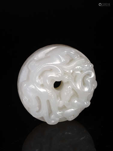 WHITE  JADE  STING  DRAGONG  WALL IN  THE QING  DYNASTY