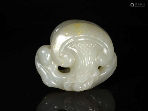 A  QING  DYNASTY   HOTAN  LIGHT  JADE   GANODERMA  HANDPIECE