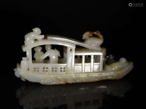 WHITE  JADE  ORANMENGTS WITH  SUGAR  SHIPS  AND   CHARACTERS    ，IN THE  QING  DYNASTY