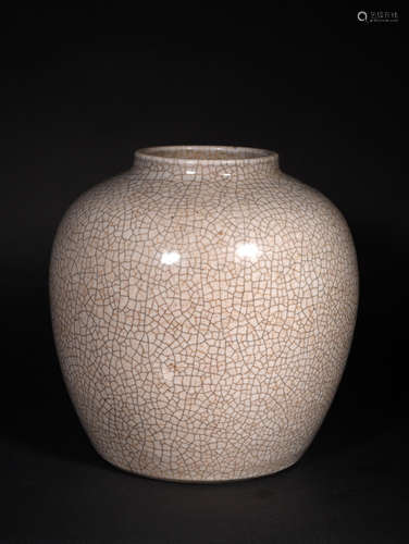 A  QING  DYNASTY  GE  GLAZE  JAR