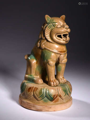 MING  DYNASTY  TRICOLOR  BEAST   ORANMENTS