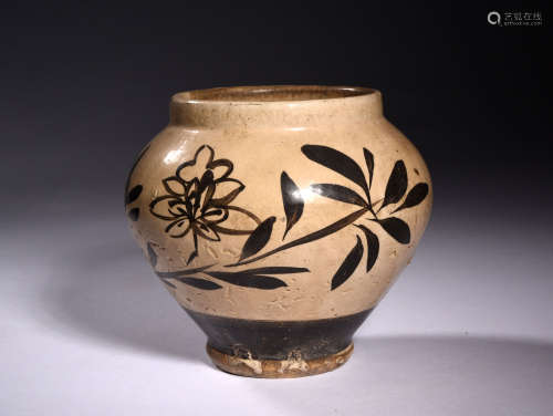 A CIZHOU  KILN FLOWER  POT  IN  MING  DYNASTY