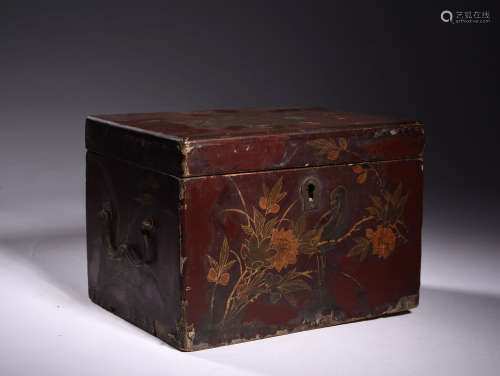 WOOD  LACQUERED  AND    GOLDEN   BOX  WITH   FLOWERS  AND  BIRDS