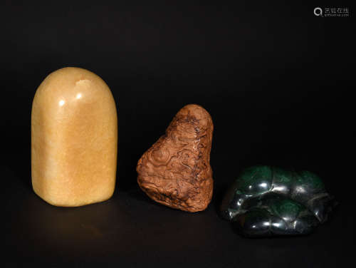A  GROUP  OF  THREE   JADE STONGES