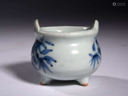 A BLUE  AND  WHITE  BAMBOO  PATTERN  FRAGRANCE  FURNACE  IN  YUAN  DYNASTY
