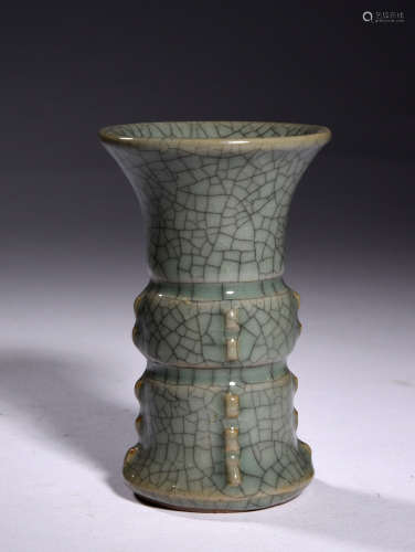 A  MING  DYNASTY   OFFICIAL  GLAZE   SMALL FLOWER  VASE