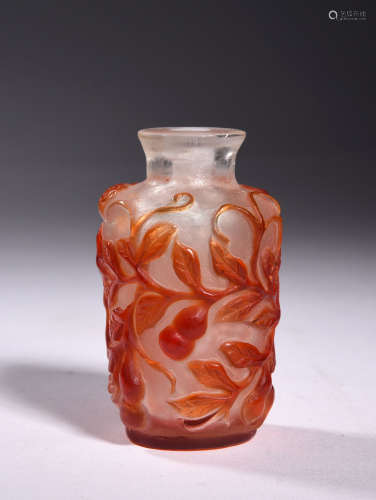 A  NESTED  SNUFF  BOTTLE    IN  MING  DYNASTY
