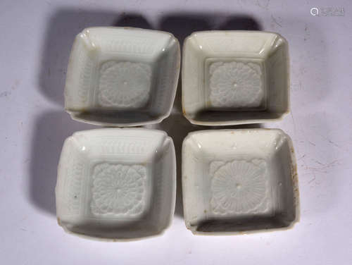 FOUR  MING  DYNASTY  DEHUA   WHITE  GLAZE   FLOWER  DISKS