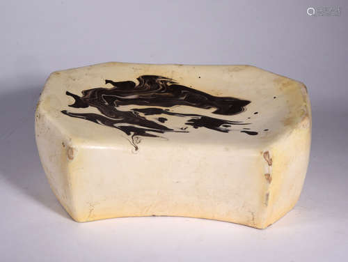 A  SONG   DYNASTY  CIZHOU  KILN  INK  COLOR  PILLOW