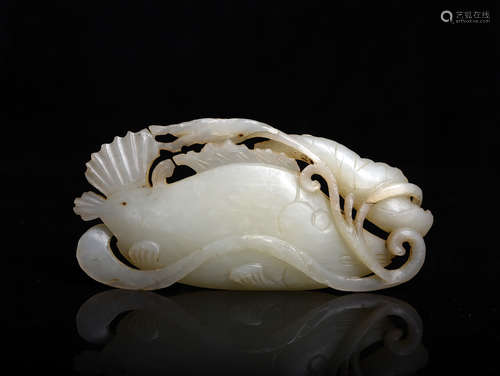 A   MING   DYNASTY  HOTAN  WHITE  JADE  LOTUS  FISH  ACCESSORIES